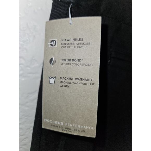 NWT! Dockers Pants Mens 31X32 Black Flat Front D4 Relaxed Fit True Chino - Picture 7 of 9